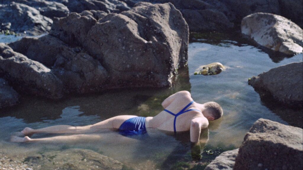 Azul still Blue Has No Dimensions