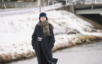 Two Seasons, Two Strangers