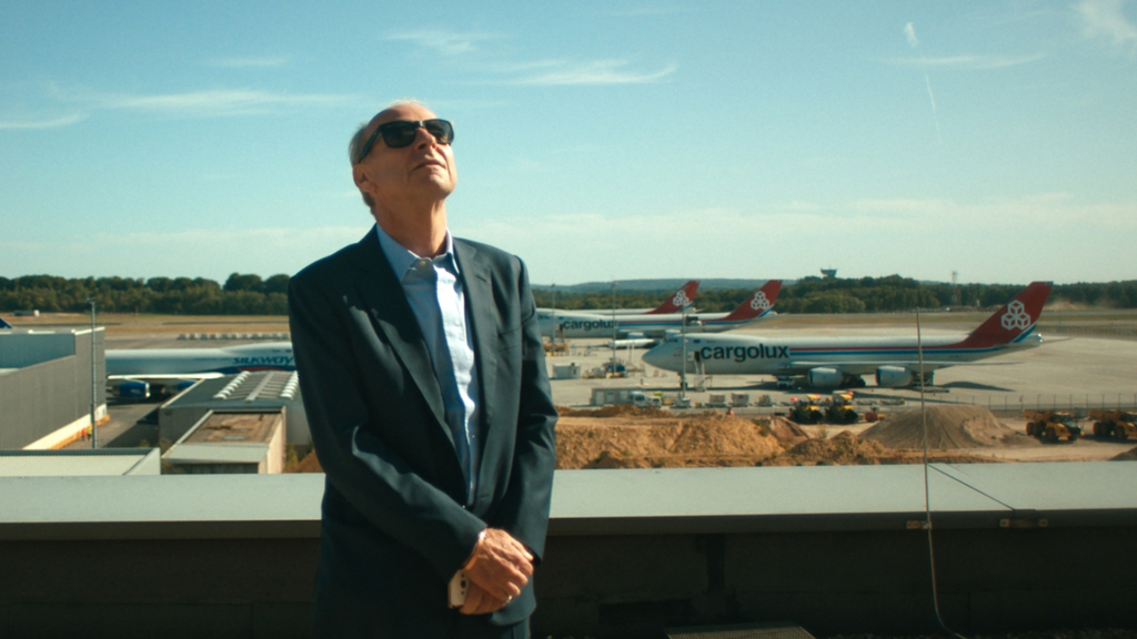 The Oligarch and the Art Dealer Still 1 v2 The Oligarch and the Art Dealer